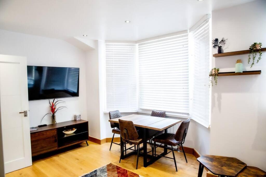 Apartament Airy, 3 Bedrooms, Ensuite , Flat